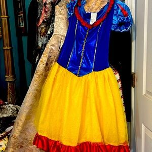 Snow White Girls Halloween costume